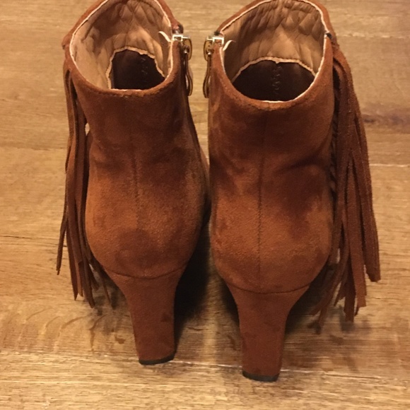 DIBA suede ankle boots with tassels, cinnamon, size 6. - Picture 4 of 12